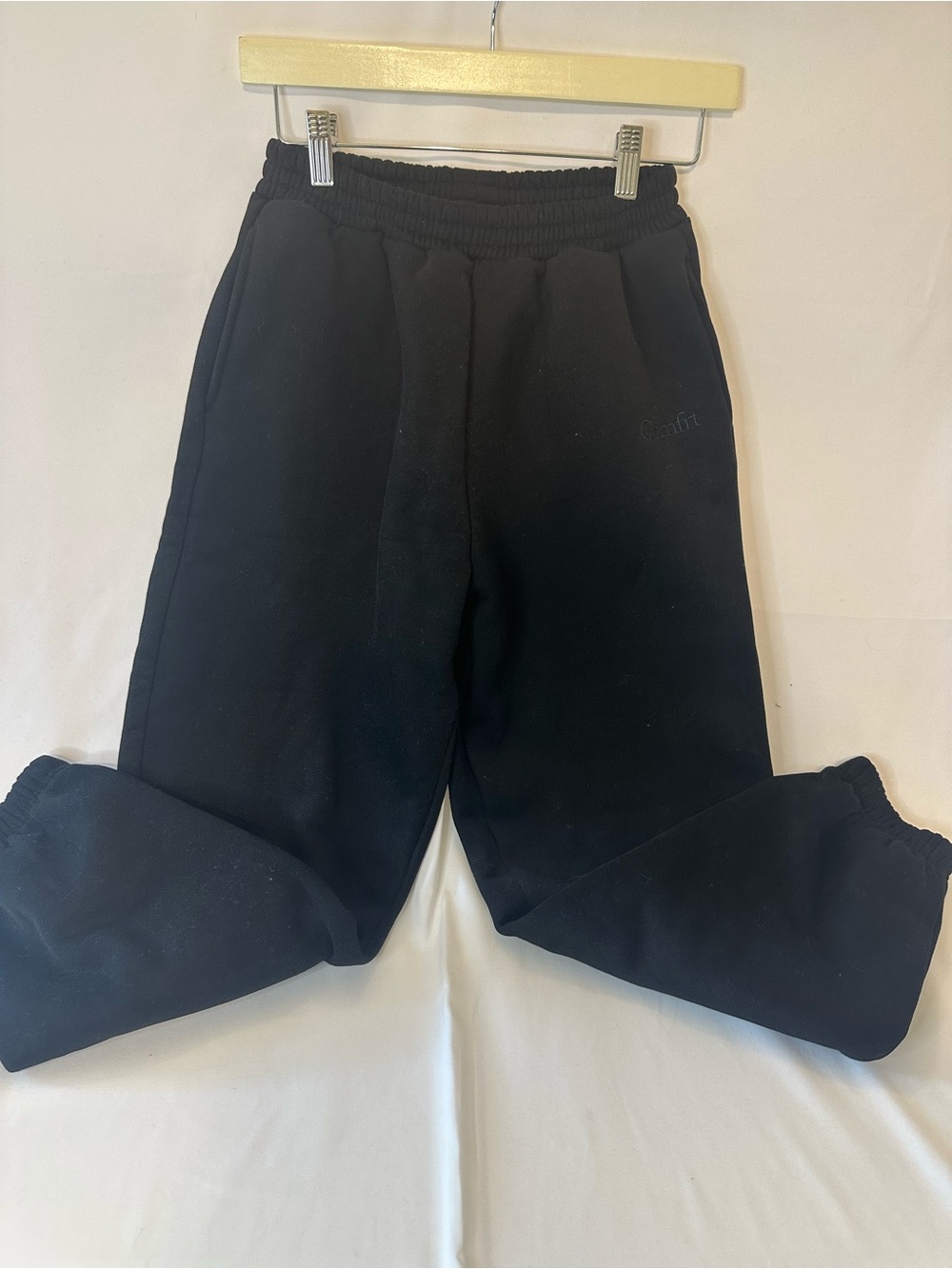 Comfrt XL Kids Unisex Black Signature Cuffed Sweatpants